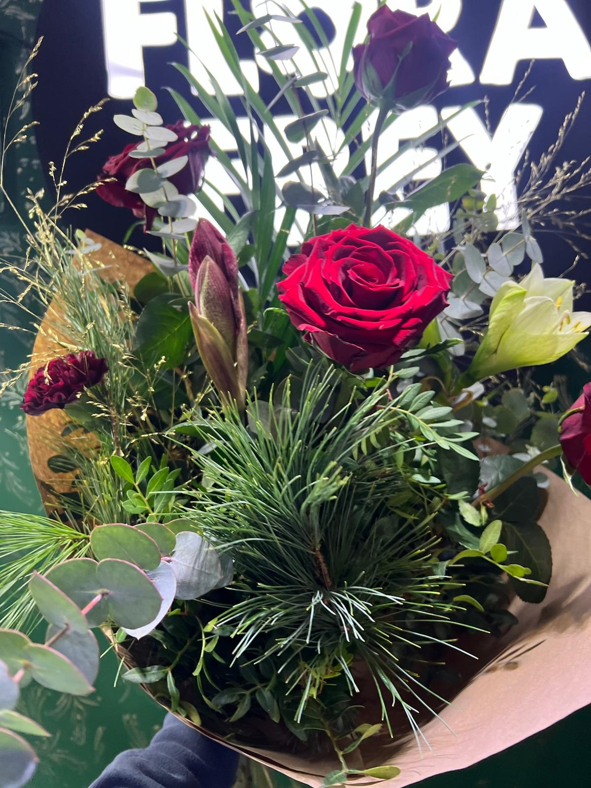 Zimní vázaná kytice