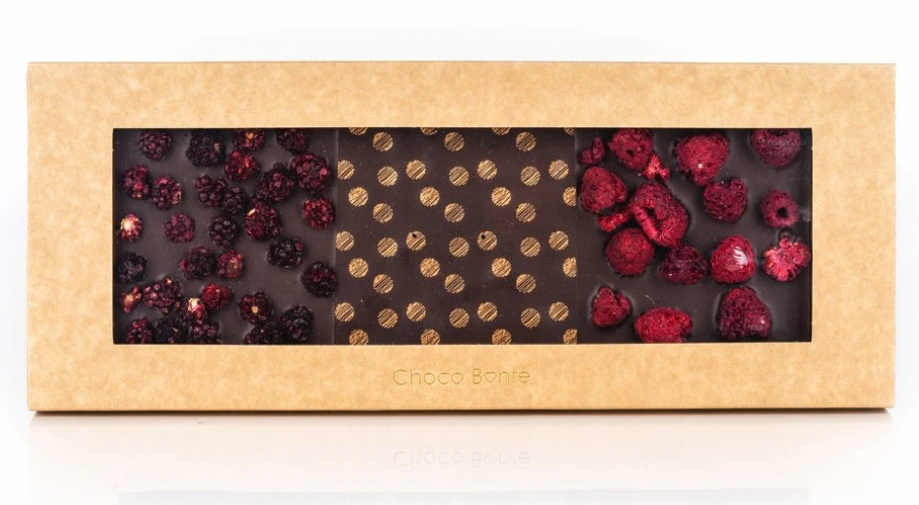 Hořká čokoláda s malinou, ostružinou a zdobením