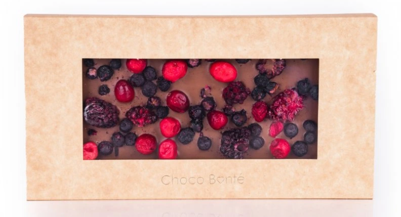 Mléčná čokoláda s brusinkami, borůvkami, ostružinami