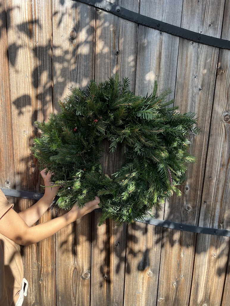 věnec k dozdobení  mix – tis, túje nebo jedle (Ø 25 cm) ✨