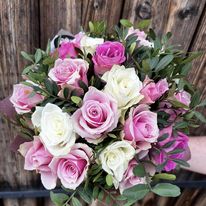 Vázaná kytice-růže