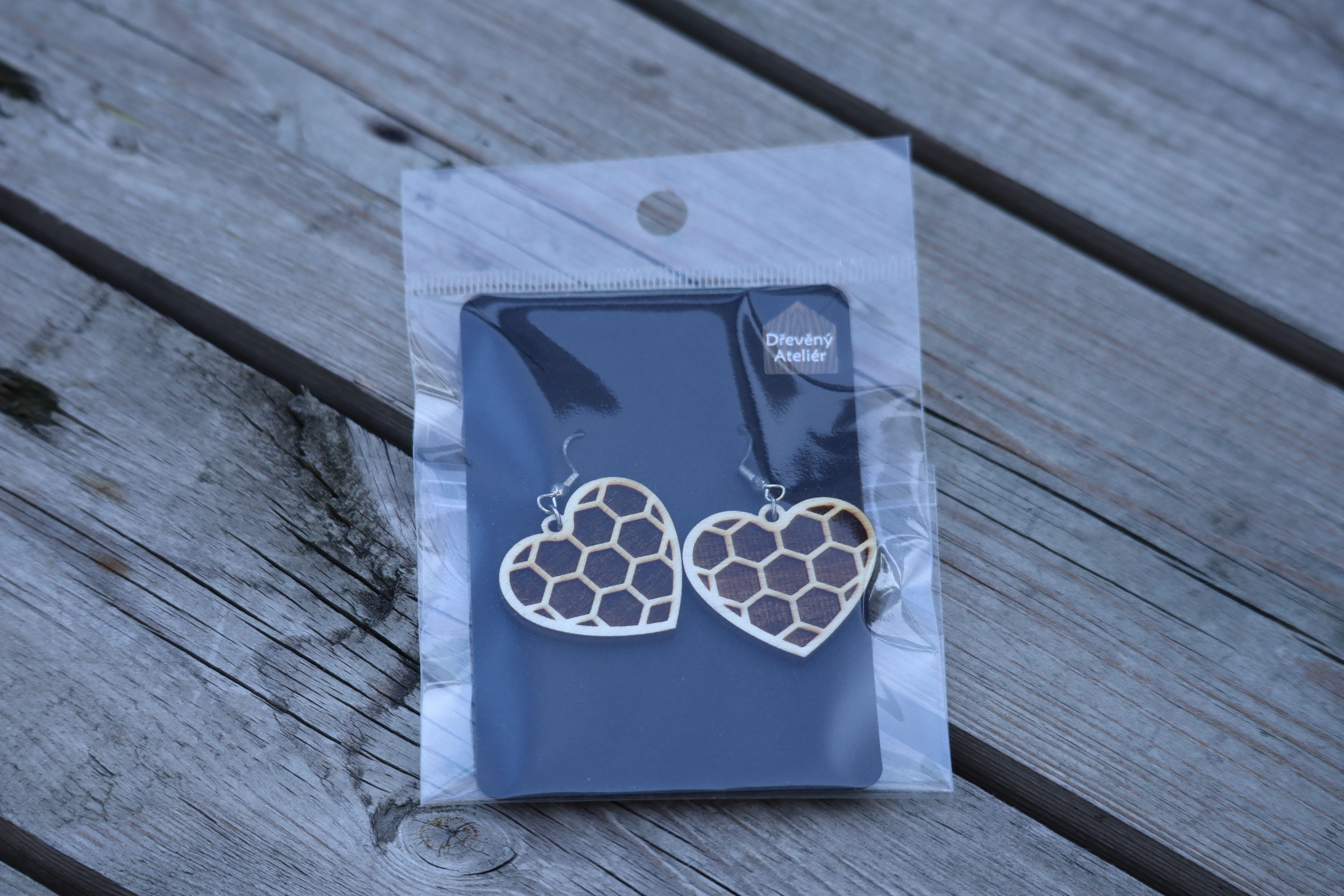 Dřevěné naušnice - srdce