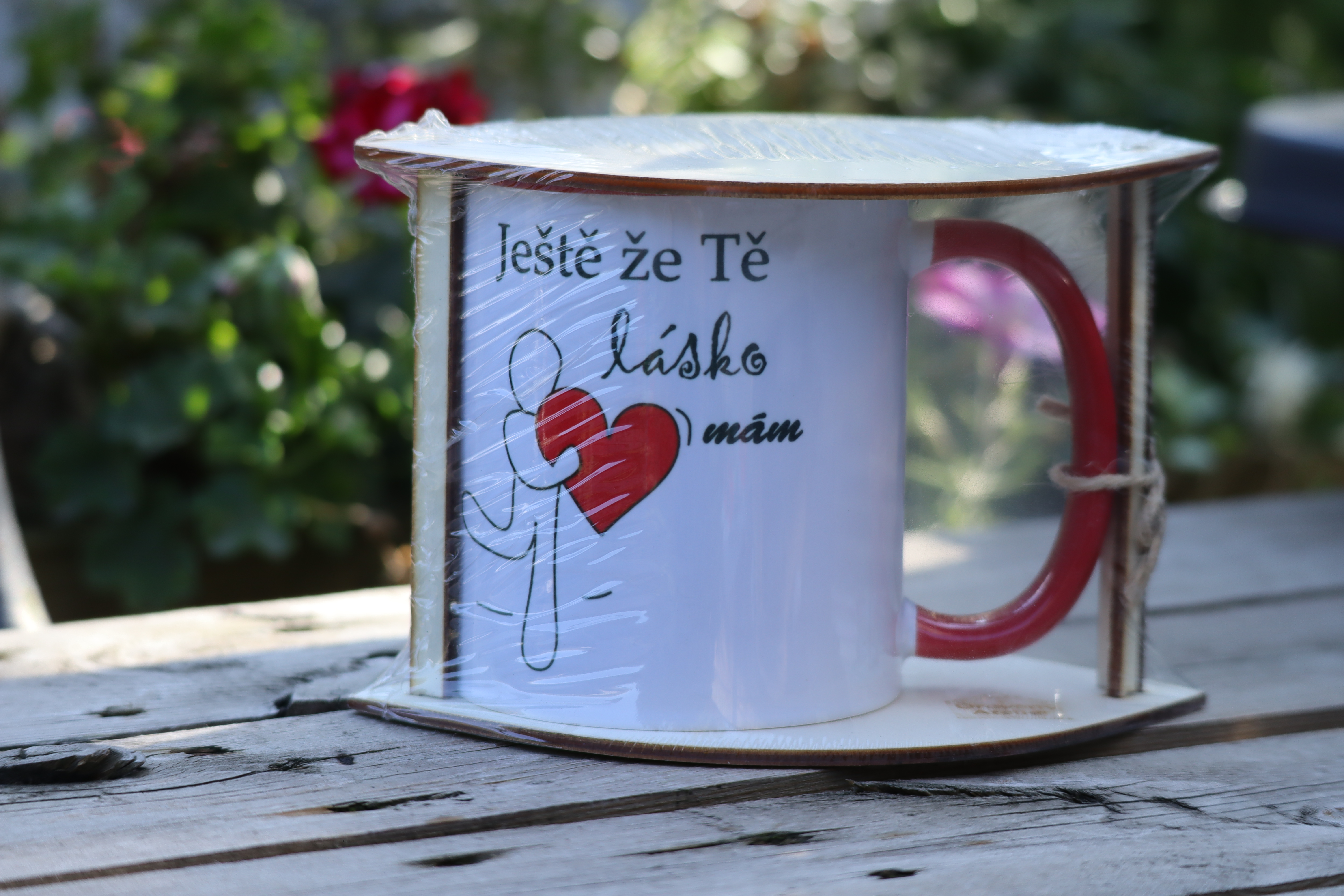 Hrbeček v páleném dřevě