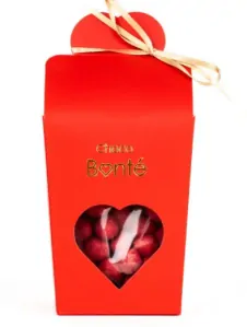 Lískové ořechy v bílé čokoládě a malinách