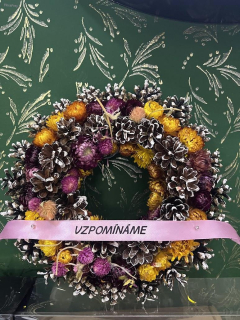 Dušičkový věnec ze slaměnek a šišek (Ø 20cm) ✨